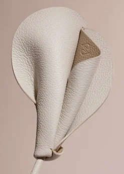 Pili Flower