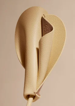 Pili Flower